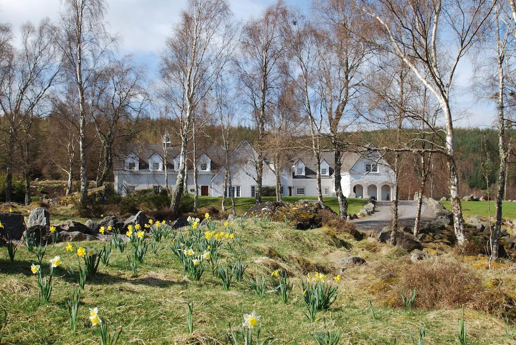 Dunlichity House Bed & Breakfast 4*